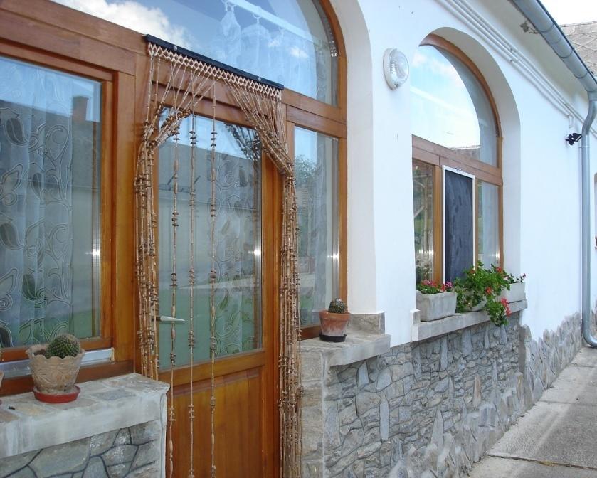Petra Apartmanok Velem Exterior photo